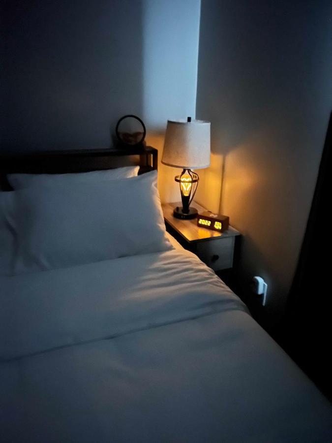 Hometel Premium Guest Suite W/ Private Entrance Ипсиланти Экстерьер фото