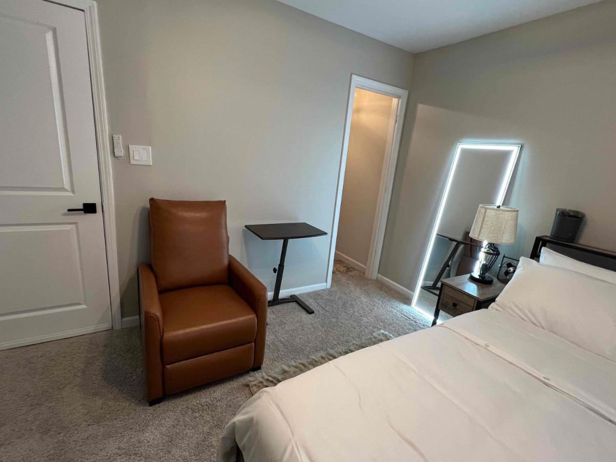 Hometel Premium Guest Suite W/ Private Entrance Ипсиланти Экстерьер фото